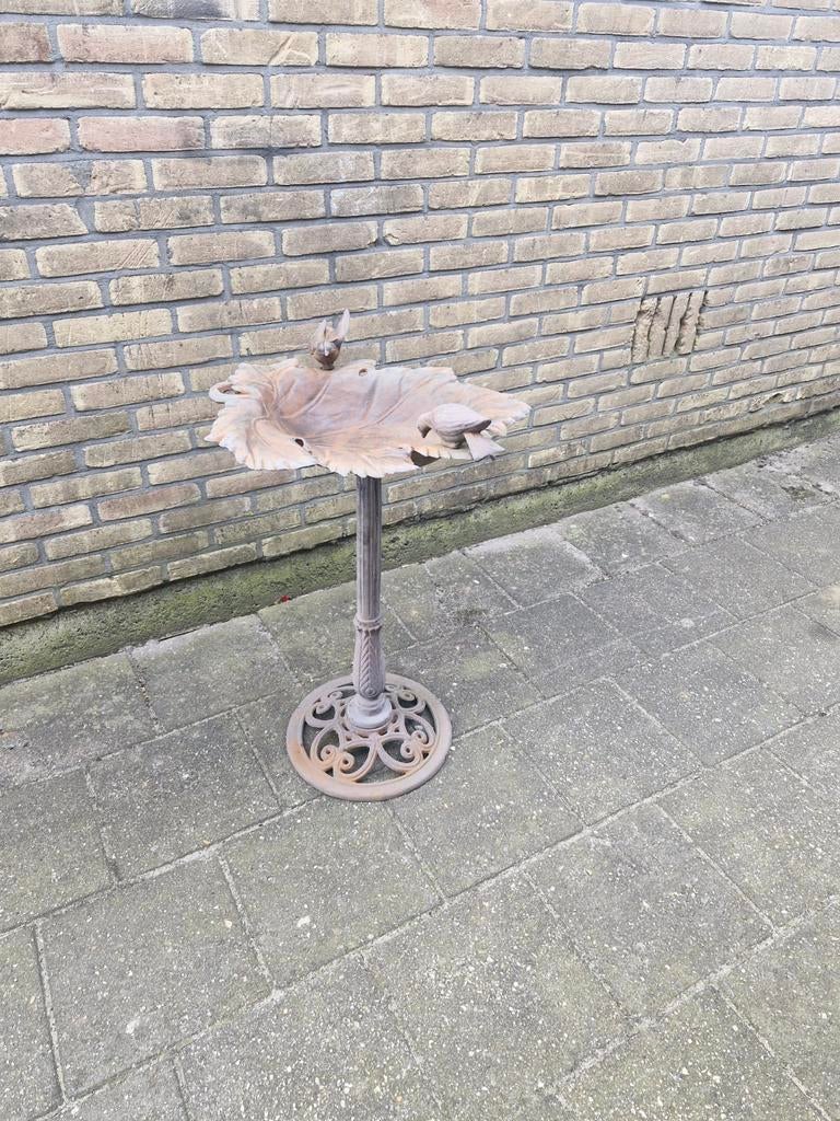 Gietijzeren vogelbad in de vorm van een blad, Ophalen of Verzenden, Gebruikt