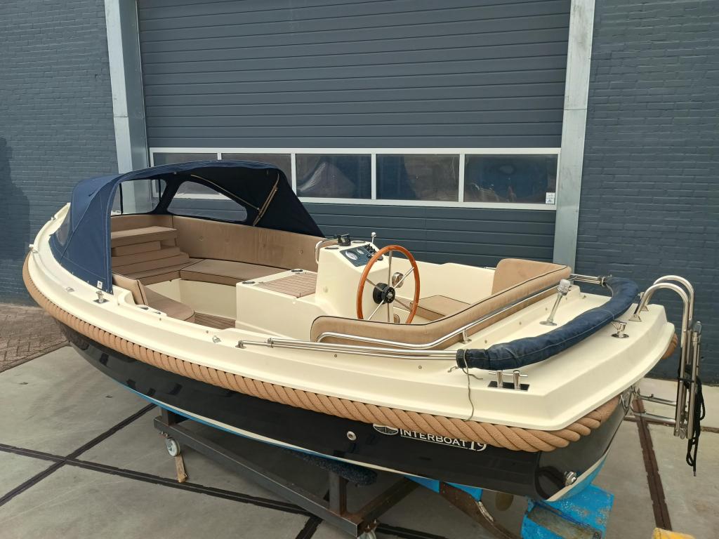 Interboat 19, Watersport en Boten, Sloepen, Gebruikt, 6 meter of meer, Binnenboordmotor, Diesel, Polyester