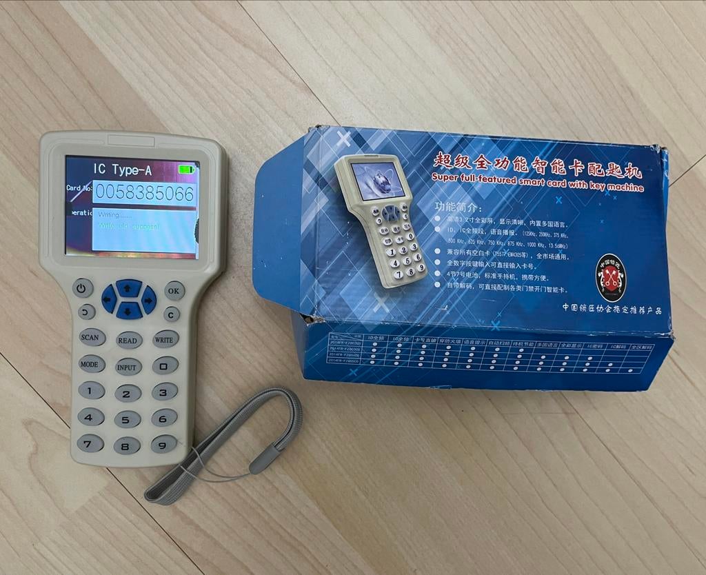 NFC Chiplezer & -Schrijver - Diverse Frequentie Ondersteunin, Computers en Software, Scanners, Ophalen of Verzenden, Zo goed als nieuw