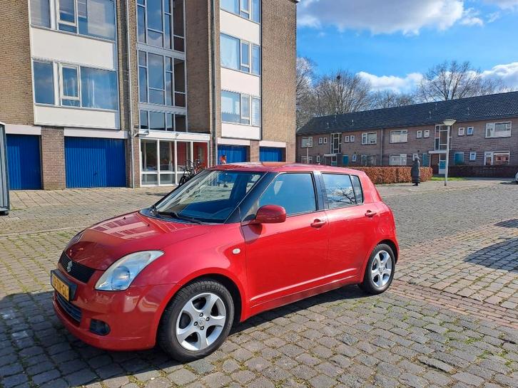 Suzuki Swift 1.3 5DRS 2006 Rood, Auto's, Suzuki, Particulier, Swift, Airconditioning, Bluetooth, Centrale vergrendeling, Elektrische buitenspiegels