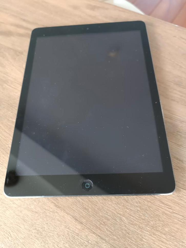 Puntgave iPad A1475 Zwart - Krasvrij, Computers en Software, Apple iPads, Zo goed als nieuw, Apple iPad Air, Wi-Fi en Mobiel internet