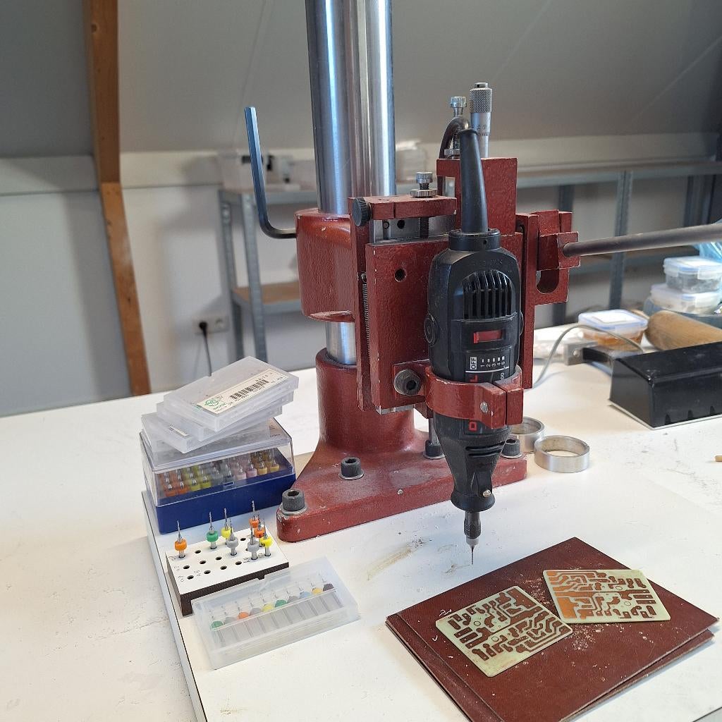 Boormachine, printboormachine, Doe-het-zelf en Verbouw, Gereedschap | Boormachines, Variabele snelheid, Zo goed als nieuw, Minder dan 400 watt