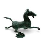 Groen gepatineerde bronzen sculptuur van een vliegend paard, Ophalen of Verzenden, Brons
