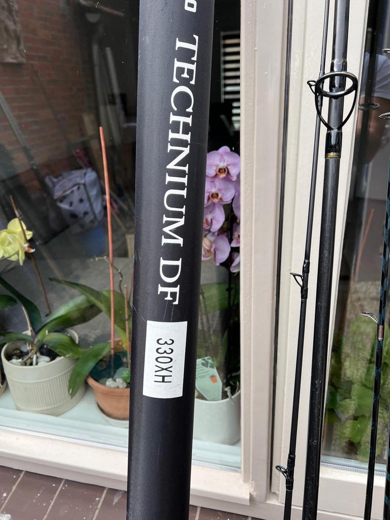 2 hengels Technium DF 330XH, Ophalen, Zo goed als nieuw, Werphengel