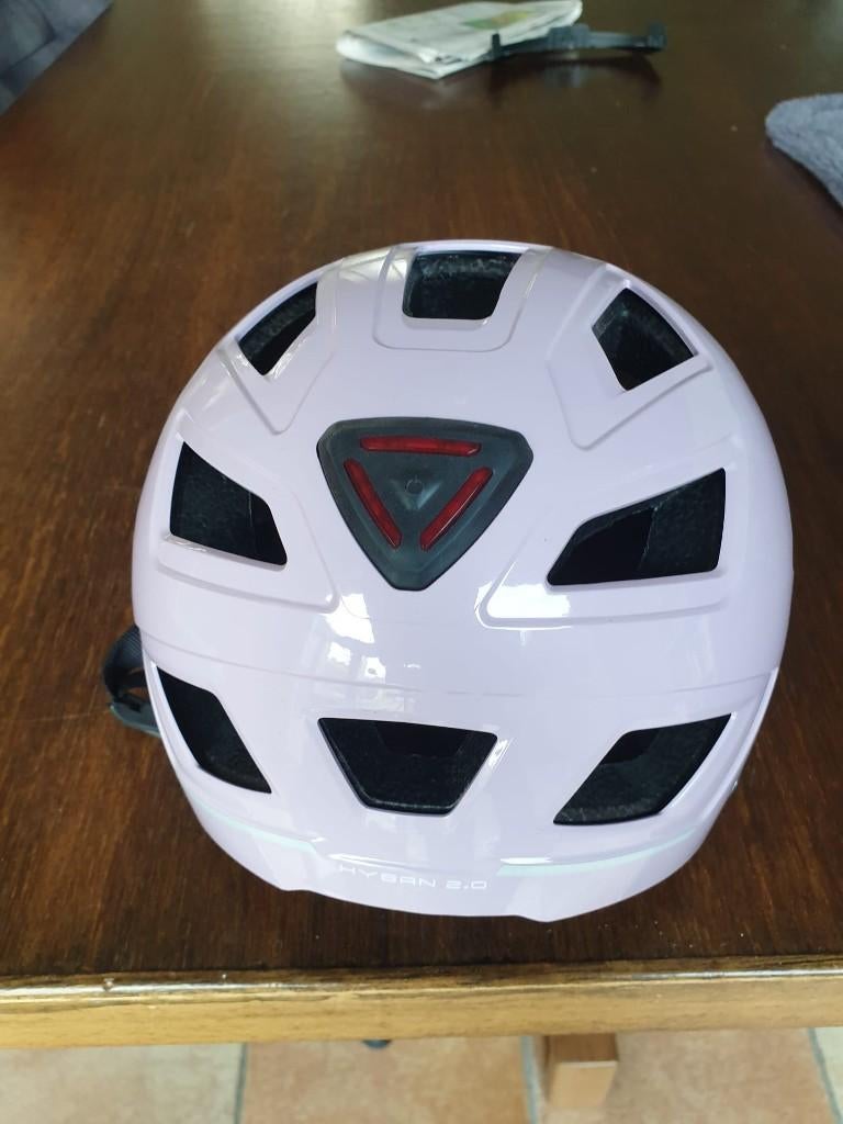 Fietshelm dames mt M, Ophalen, M, Zo goed als nieuw, Abus