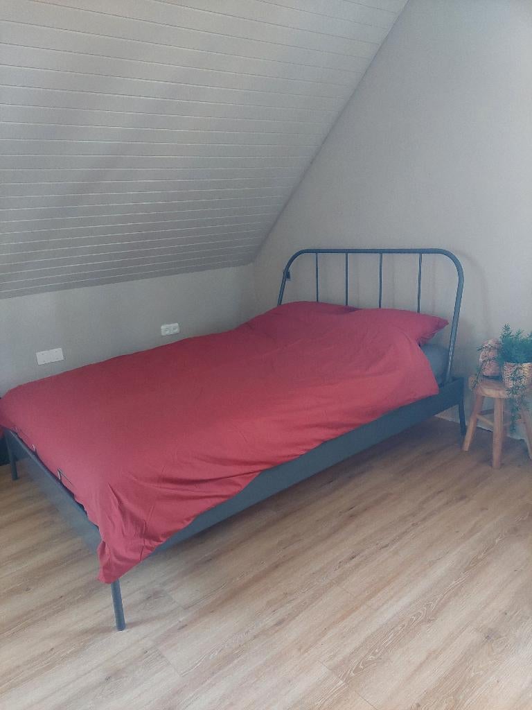 Bed 140, Ophalen, Zwart, Tweepersoons, Zo goed als nieuw