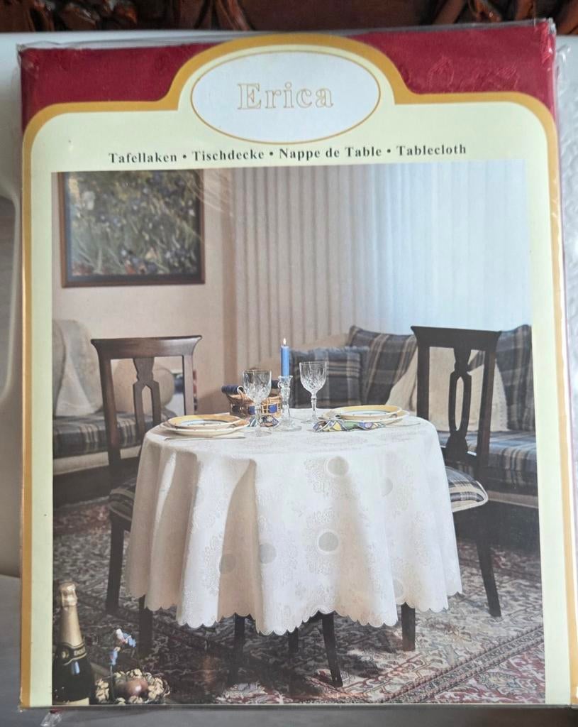Nieuw Erica Bordeaux rood Tafelkleed Rond 180 cm, Ophalen of Verzenden, Nieuw, Rond, Binnen