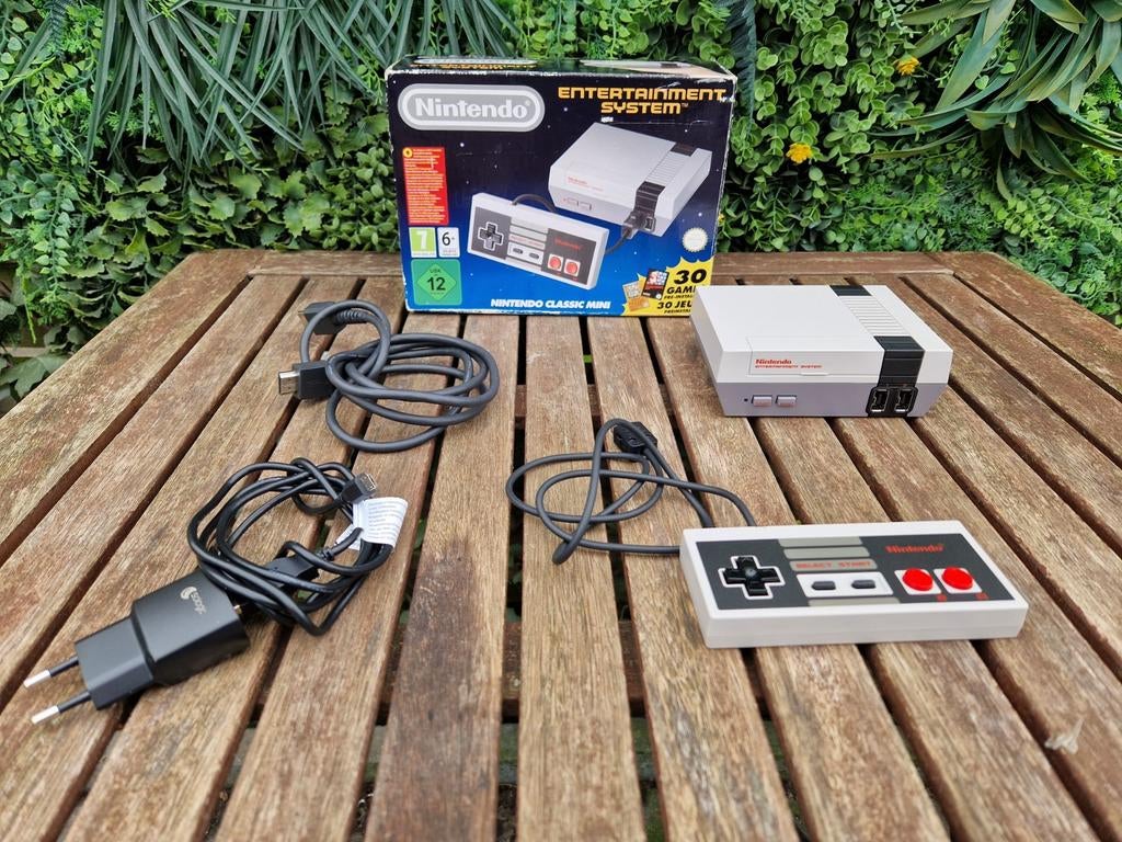 Nintendo mini NES, Spelcomputers en Games, Spelcomputers | Nintendo NES, Ophalen, Gebruikt