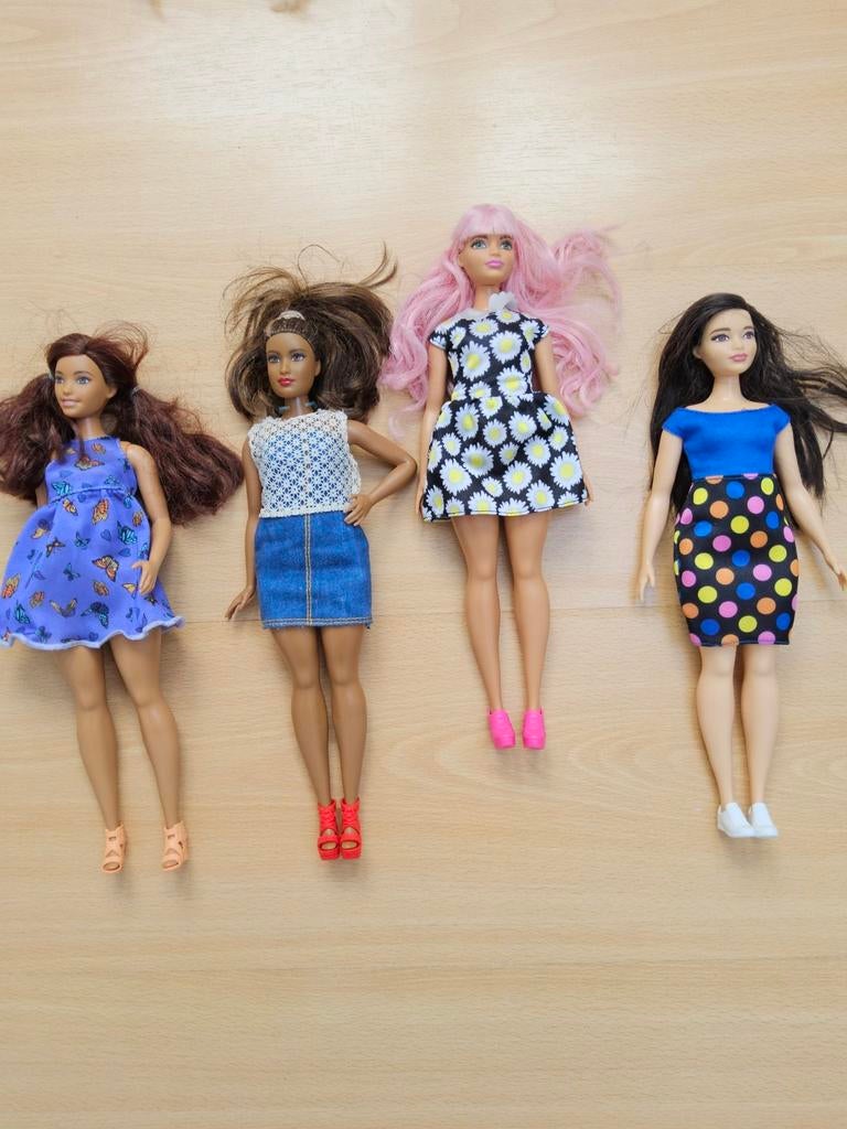 Negen Fashionista Barbies, Ophalen of Verzenden, Gebruikt, Barbie