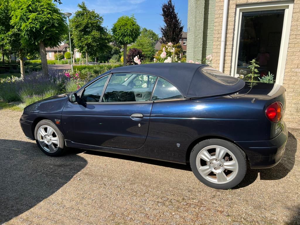 Renault Mégane 2.0 16V IDE Cabriolet 2000 Blauw, Auto's, Stoelverwarming, 4 cilinders, Cabriolet, Handgeschakeld