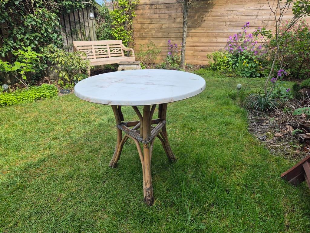 Ronde tuintafel met rotan onderstel en marmerlook blad, Tuin en Terras, Tuintafels, Ophalen, Gebruikt, Rond, Overige materialen