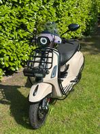Vespa sprint 2022 full mallossi, Fietsen en Brommers, Scooters | Vespa, Ophalen, Overige modellen, Zo goed als nieuw, Benzine