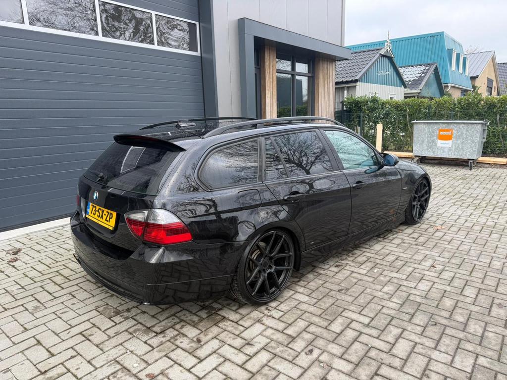 BMW 3-Serie 2.0 318 I Touring 2006 Zwart, 13 km/l, Achterwielaandrijving, 4 cilinders, 129 pk