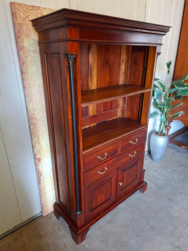 Klassieke Mahoniehouten boekenkast, servieskast met lades,, Huis en Inrichting, Kasten | Boekenkasten, Ophalen of Verzenden, 25 tot 50 cm