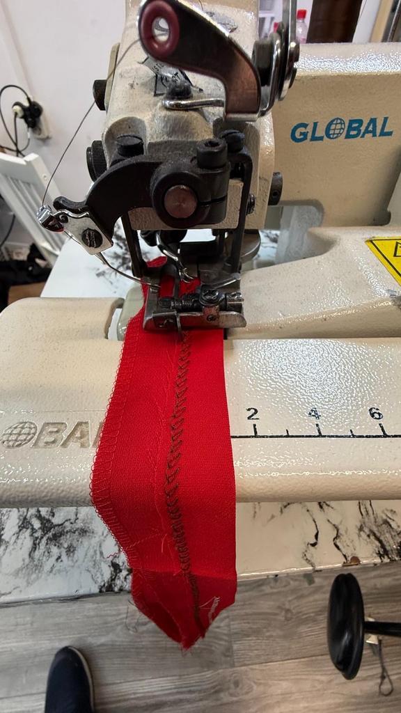 Industriële Blindzoommachine Global, Hobby en Vrije tijd, Naaimachines en Toebehoren, Gebruikt, Naaimachine, Overige merken, Industrieel