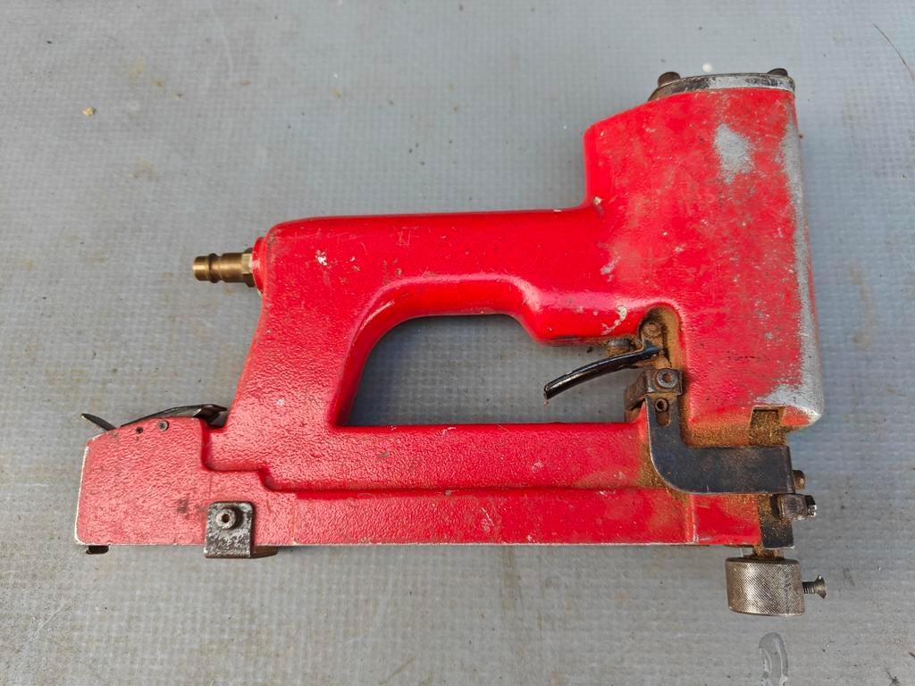 Haubold tacker - Pneumatische nietmachine, Doe-het-zelf en Verbouw, Gereedschap | Overige machines, Ophalen, Gebruikt