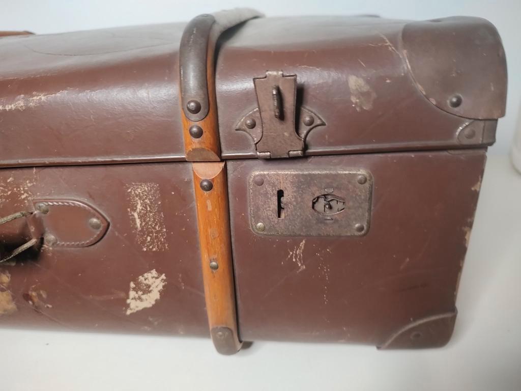 K655 Hutkoffer / koffer jaren 30 met hout in goede staat, Sieraden, Tassen en Uiterlijk, Koffers, Gebruikt, Hard kunststof, Onbekend