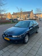 Seat Leon 1.6 16V 77KW 2001 Blauw, Auto's, Voorwielaandrijving, 4 cilinders, 49 €/maand, 1200 kg