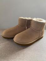 Ugg's Classic Mini II Sand nieuw in doos maat 38, UGG, Beige, Overige typen, Nieuw
