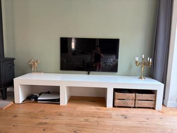 Mooi modern TV Meubel - Wit beschikbaar voor biedingen