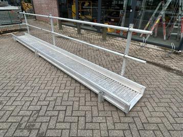 Altrex aluminium werkbrug/loopbrug 6.20M met leuning gebruik beschikbaar voor biedingen