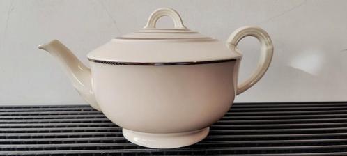 Porzellanfabrik Arzberg Bayern vintage theepot, crèmekleurig, Antiek en Kunst, Antiek | Servies los, Ophalen of Verzenden