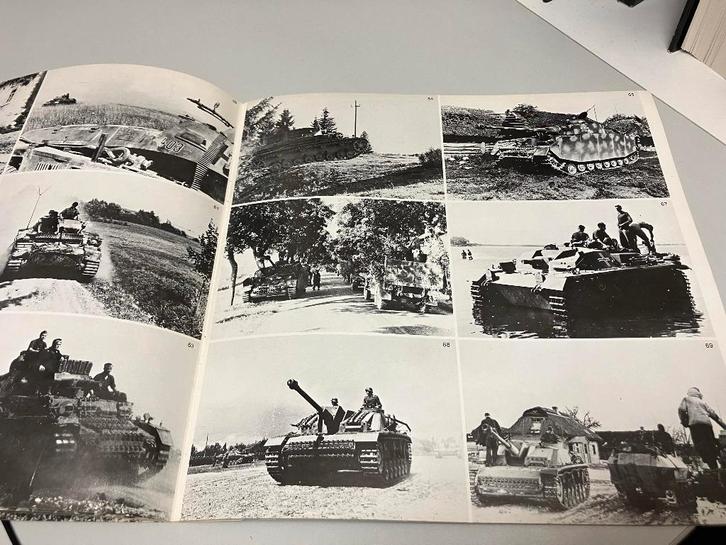 Tamiya photographic album 2, Boeken, Oorlog en Militair, Gelezen, Landmacht, Tweede Wereldoorlog, Ophalen of Verzenden