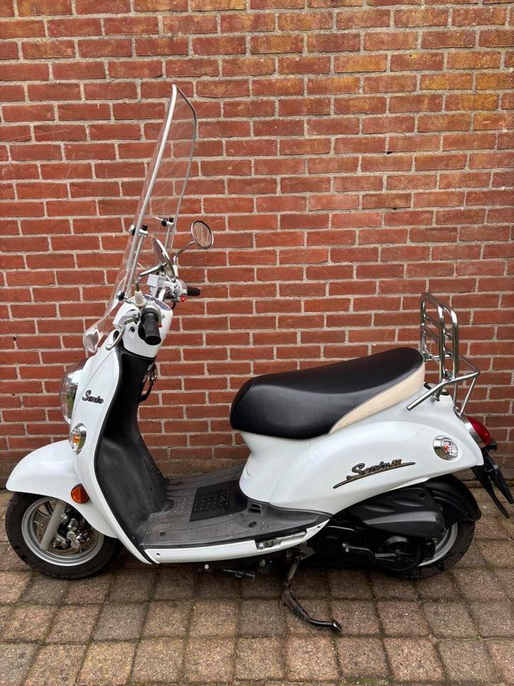 Kymco Sento 50/ km-stand 5895, Fietsen en Brommers, Scooters | Kymco, Gebruikt, Overige modellen, Maximaal 25 km/u, Benzine, Ophalen