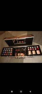 Make up doos van Douglas, Ophalen of Verzenden, Zo goed als nieuw, Roze, Gehele gezicht