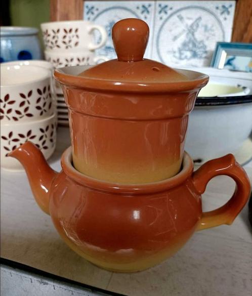 Parafeu Petrus Regout Theepot met filter, Antiek en Kunst, Antiek | Servies los, Ophalen of Verzenden