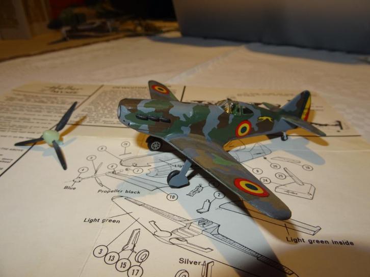 Dewoitine D.520 - 14 cm - Heller, Hobby en Vrije tijd, Modelbouw | Vliegtuigen en Helikopters, Vliegtuig, 1:72 tot 1:144, Heller