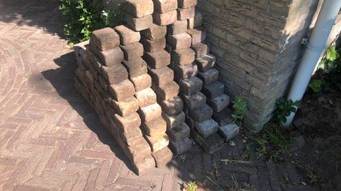 Gratis af te halen: ca. 220 (sier)klinkers, 10x10 cm, Tuin en Terras, Grind, Keien en Split, Zo goed als nieuw, Overige materialen