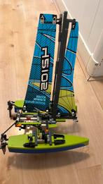 Lego technic 42105 catamaran, Ophalen of Verzenden, Zo goed als nieuw, Complete set, Lego