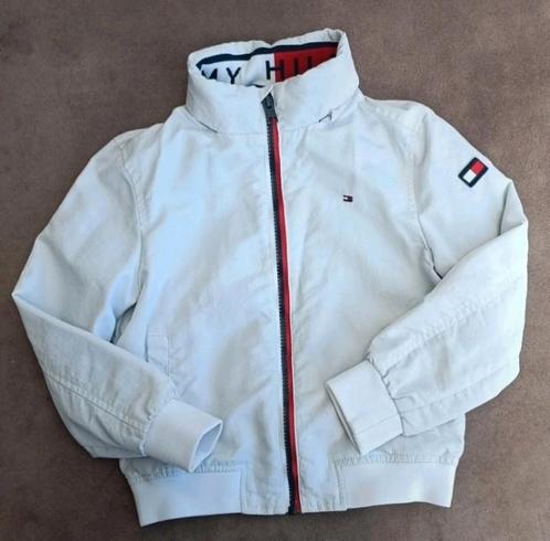 Tommy Hilfiger jas maat 110, Kinderen en Baby's, Kinderkleding | Maat 110, Zo goed als nieuw, Jongen of Meisje, Jas, Ophalen of Verzenden