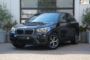 BMW X1 XDrive20i Sport Line Automaat - LED - PANO - NAVI - S beschikbaar voor biedingen