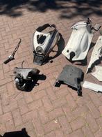 Sym Mio onderdelen goed lezen, Fietsen en Brommers, Brommeronderdelen | Scooters, Ophalen of Verzenden, Gebruikt, Kap, SYM