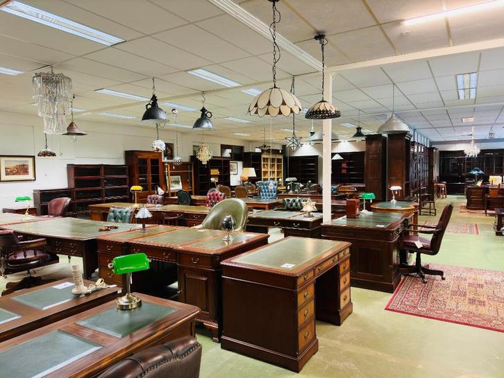 Te Koop/Gezocht! Klassiek Engelse Chesterfield Meubels, Antiek en Kunst, Antiek | Kantoor en Zakelijk, Ophalen