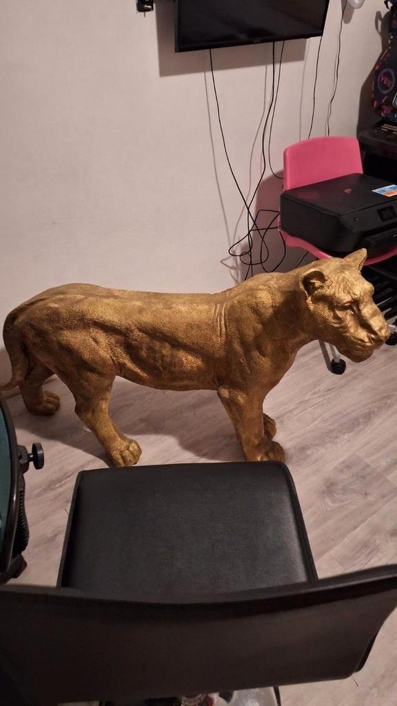 Mooi Leeuwenbeeld te koop, Tuin en Terras, Tuinbeelden, Gebruikt, Dierenbeeld, Overige materialen, Ophalen of Verzenden