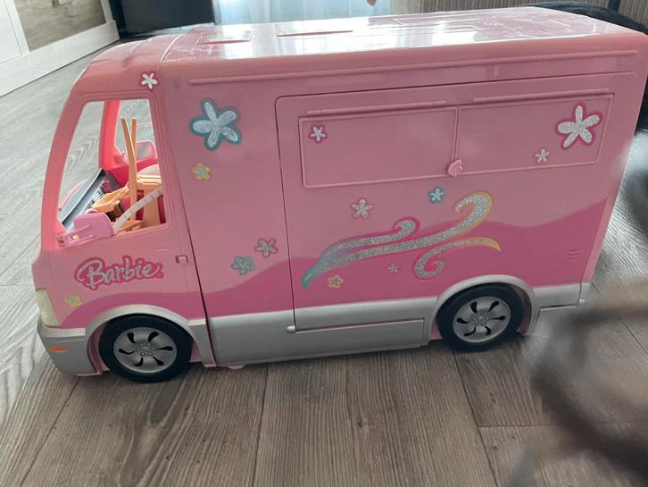 Barbie camper hot hub, Kinderen en Baby's, Speelgoed | Speelgoedvoertuigen, Gebruikt, Ophalen