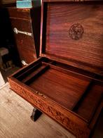 Naai kastje , indisch hout snijwerk, Ophalen, Gebruikt, 50 tot 100 cm, Minder dan 50 cm