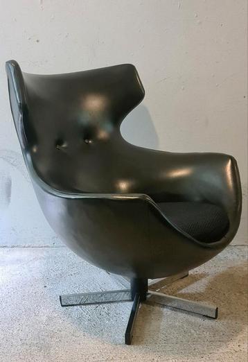 Vintage, design Egg Chair,. Pierre Guariche voor Meurop beschikbaar voor biedingen