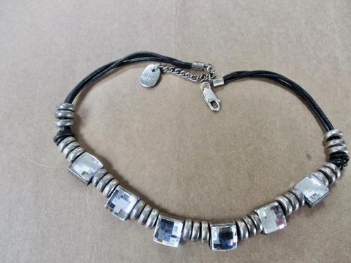 JOSH leren ketting 42 - 48 cm. lengte, 3 rijen leer + stenen, Sieraden, Tassen en Uiterlijk, Kettingen, Zo goed als nieuw, Overige materialen