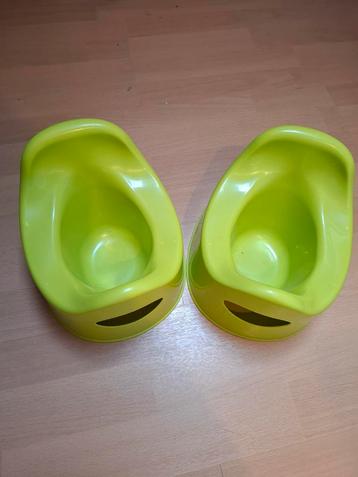 2 Groene Potjes voor peuters beschikbaar voor biedingen