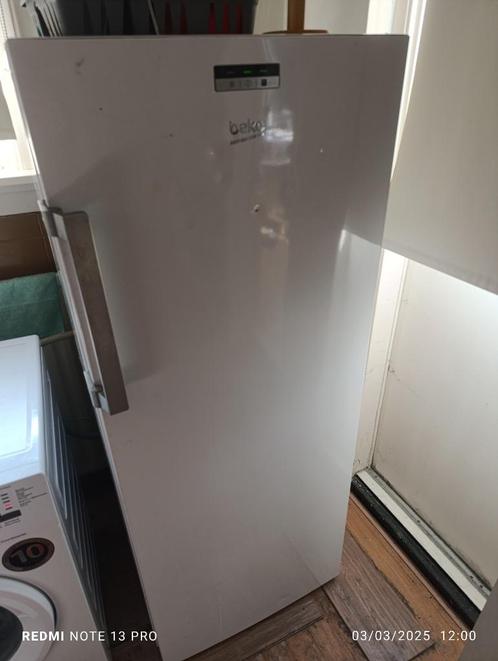 Beko standing freezer XL, Witgoed en Apparatuur, Koelkasten en IJskasten, Zo goed als nieuw, 200 liter of meer, 140 tot 160 cm