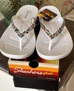 Skechers , cali slippers , mt 38 , NIEUW!, Kleding | Dames, Schoenen, Ophalen of Verzenden, Zo goed als nieuw, Wit