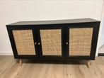 Zwart rotan dressoir, Huis en Inrichting, Kasten | Dressoirs, Ophalen, Met deur(en), Overige materialen, 100 tot 150 cm