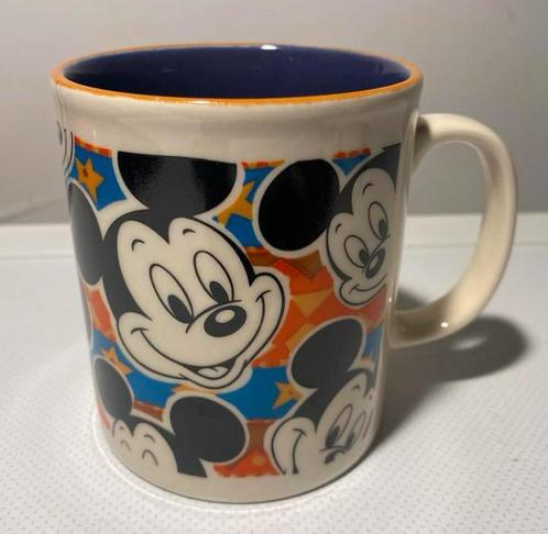 Grote mok met Mickey Mouse / Minnie Mouse. Hoogte 9 cm., Verzamelen, Disney, Zo goed als nieuw, Servies, Mickey Mouse, Ophalen of Verzenden