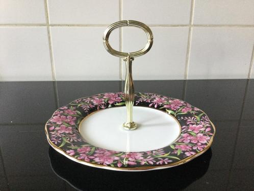 Royal Albert fireweed Flowers presenteerschaal met handvat, Huis en Inrichting, Woonaccessoires | Etagères, Zo goed als nieuw