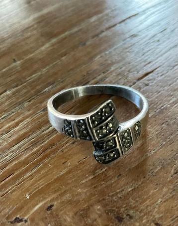 zilveren ring bewerkt gehalte vintage gemerkt damesring beschikbaar voor biedingen