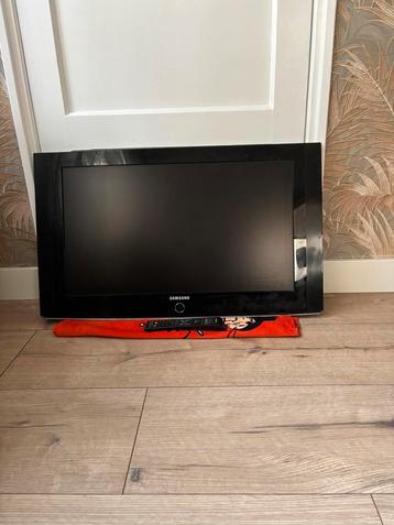 Te koop samsung tv 32 inch beschikbaar voor biedingen
